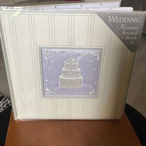 Vintage 2004 Havoc Wedding Memory Record Book-Embroidered Wedding Cake on Front
